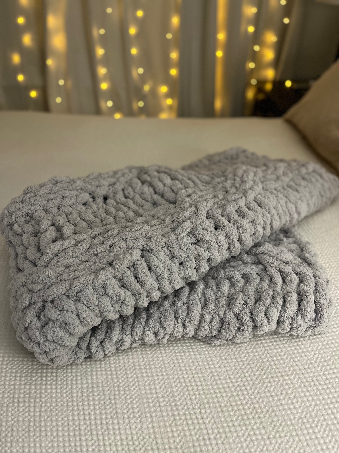Colossol Classic Cable Chunky Knit Blanket