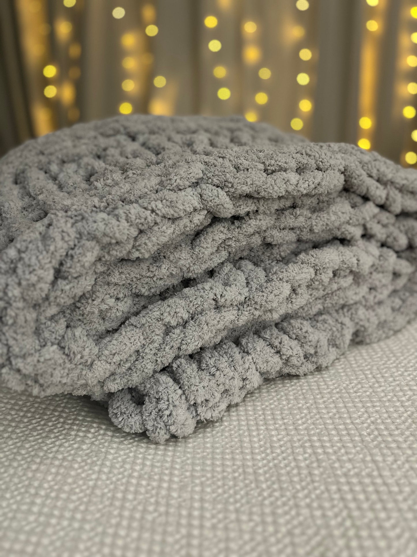 Colossol Classic Cable Chunky Knit Blanket