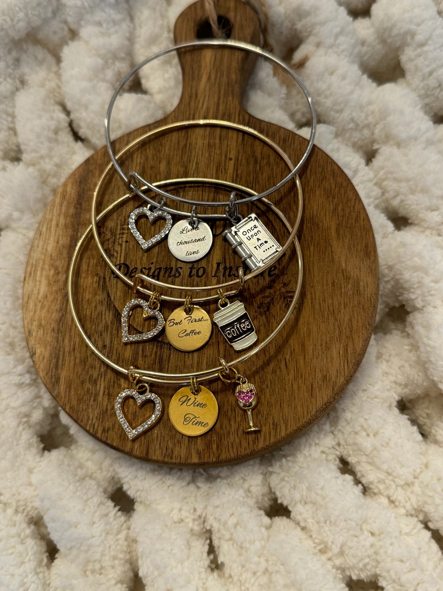 Holiday White Blanket & Bracelet